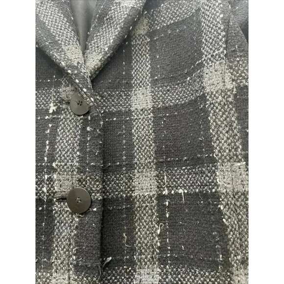 DKNY Women’s Wool Trench Coat Size 8 Grey/ Black Plaid Button up Lined pockets - Picture 10 of 10